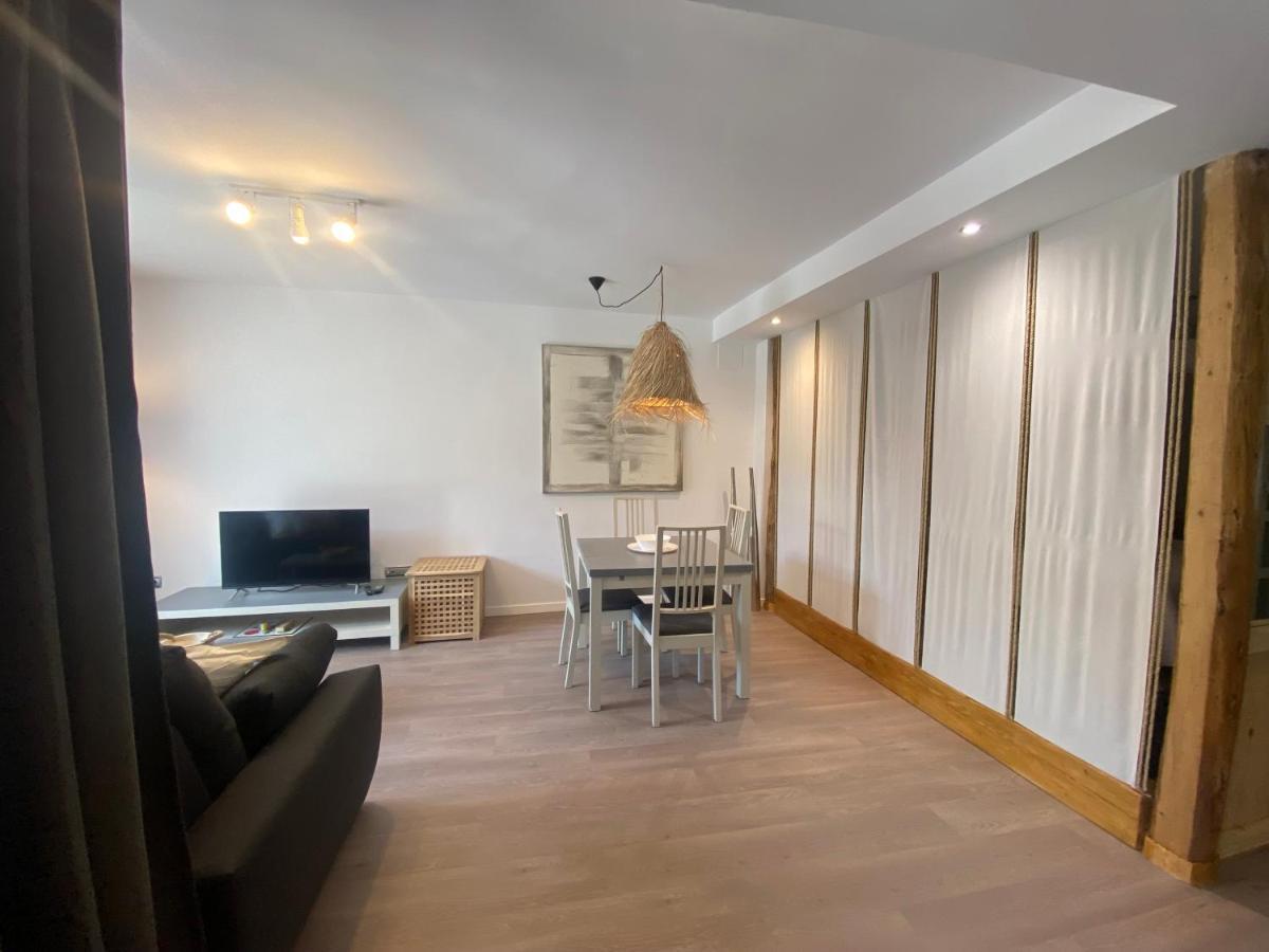 דירות Luxury House Valencia D'Aneu מראה חיצוני תמונה