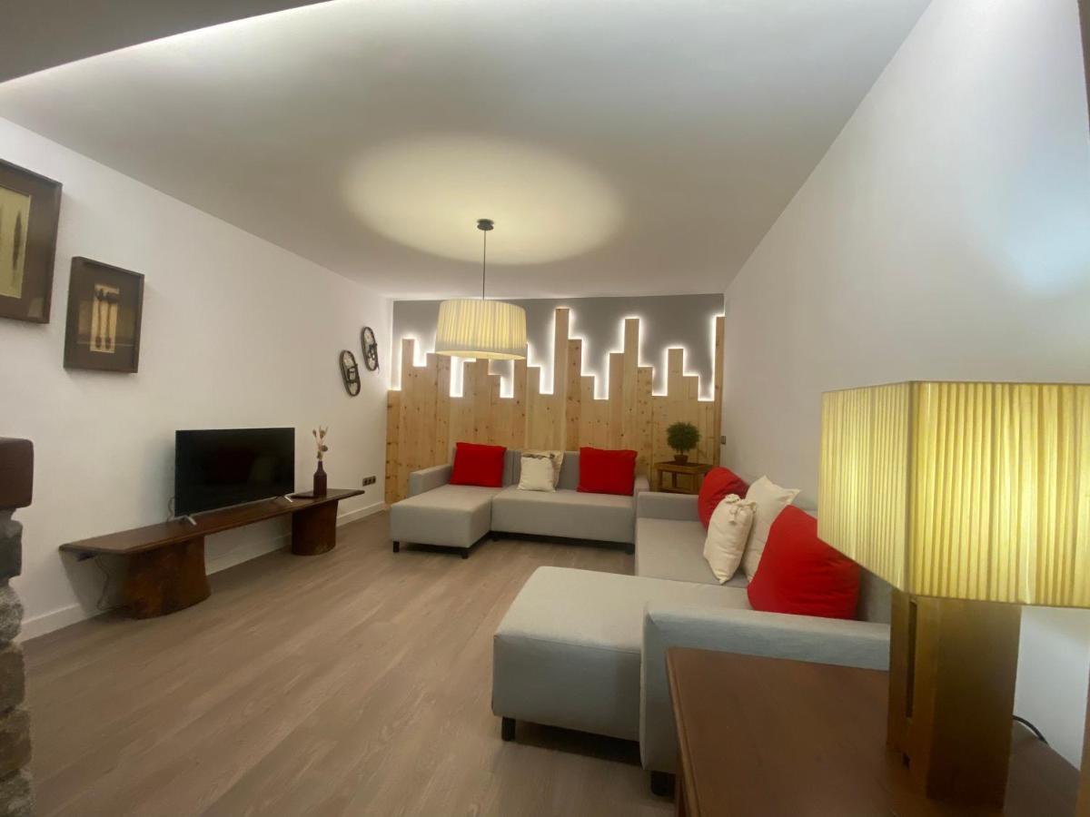 דירות Luxury House Valencia D'Aneu מראה חיצוני תמונה