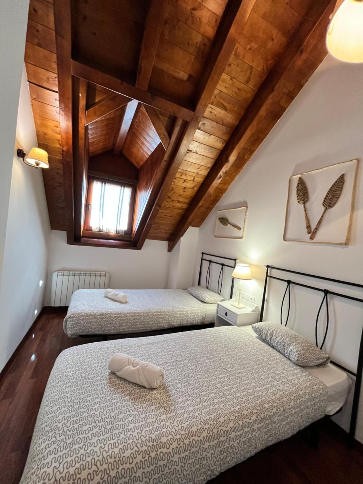 דירות Luxury House Valencia D'Aneu מראה חיצוני תמונה