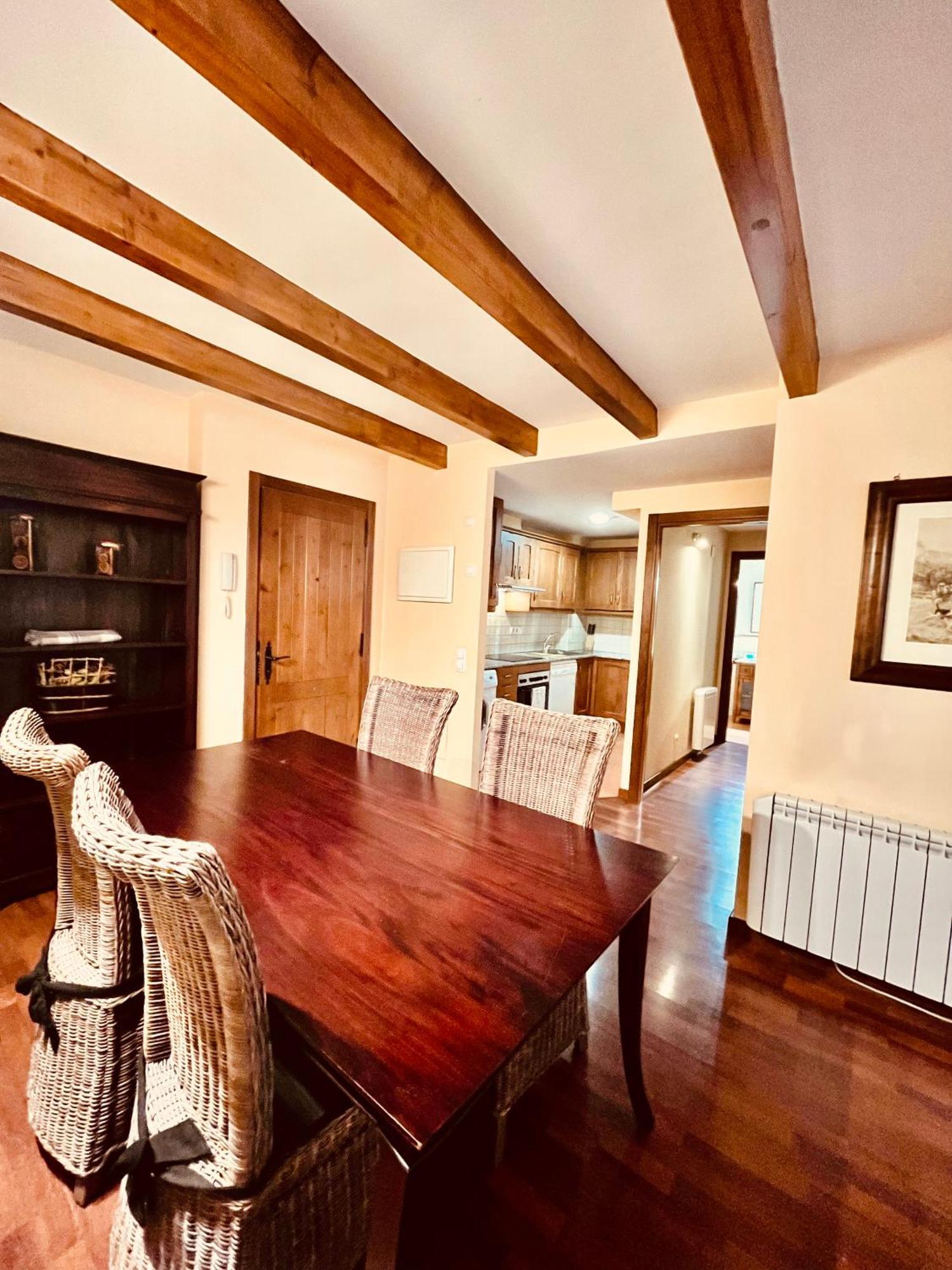 דירות Luxury House Valencia D'Aneu מראה חיצוני תמונה