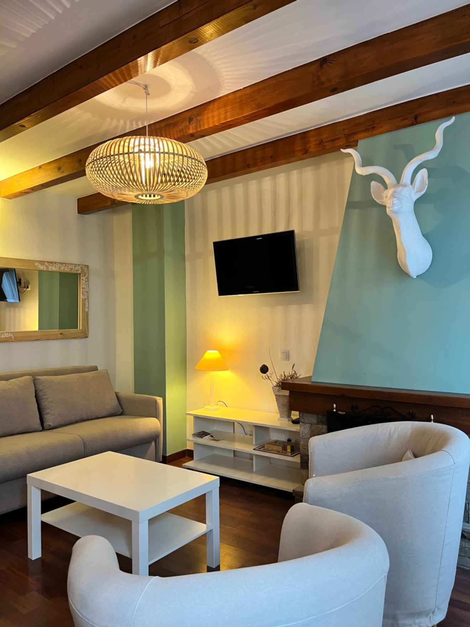 דירות Luxury House Valencia D'Aneu מראה חיצוני תמונה