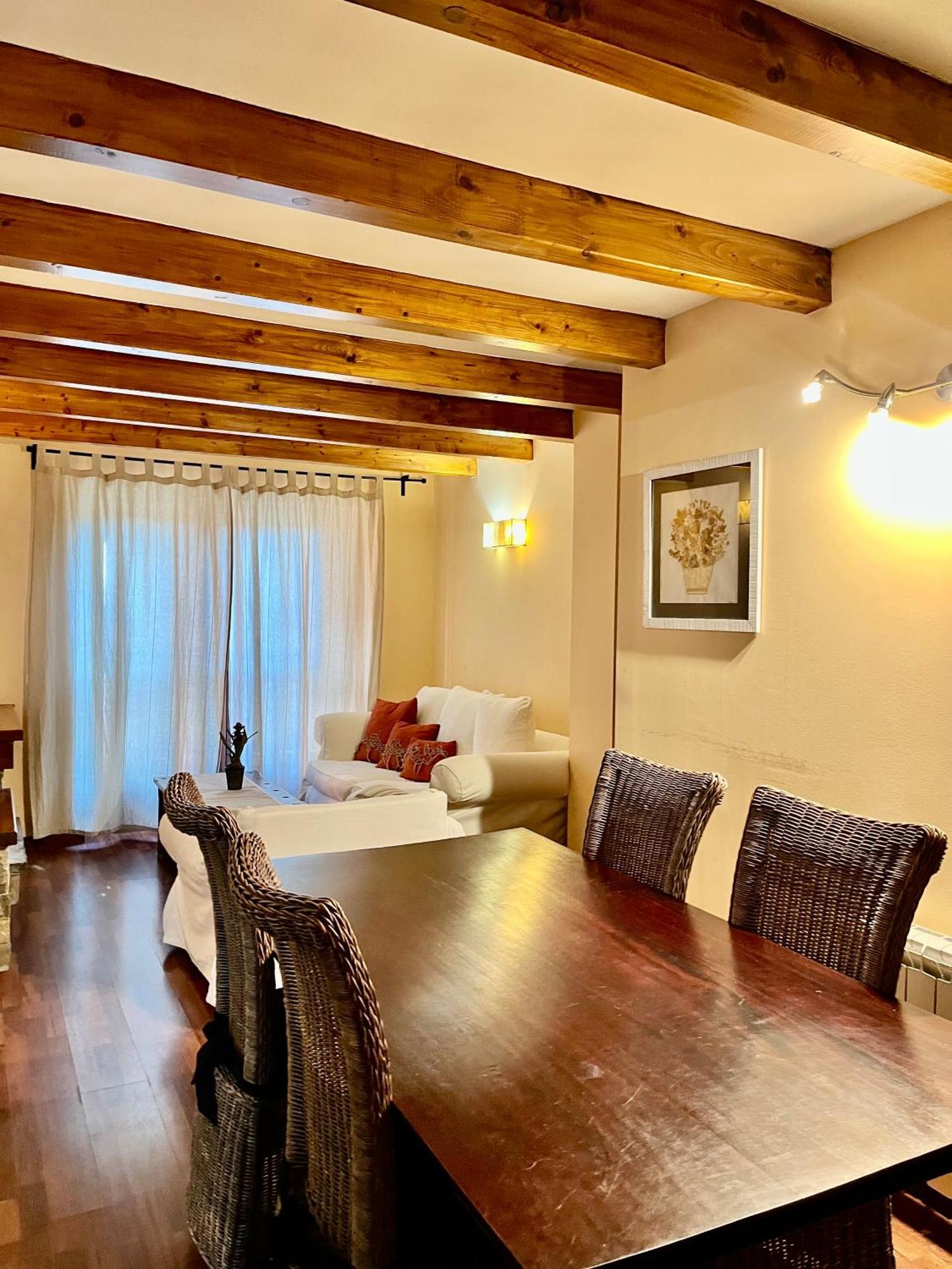 דירות Luxury House Valencia D'Aneu מראה חיצוני תמונה