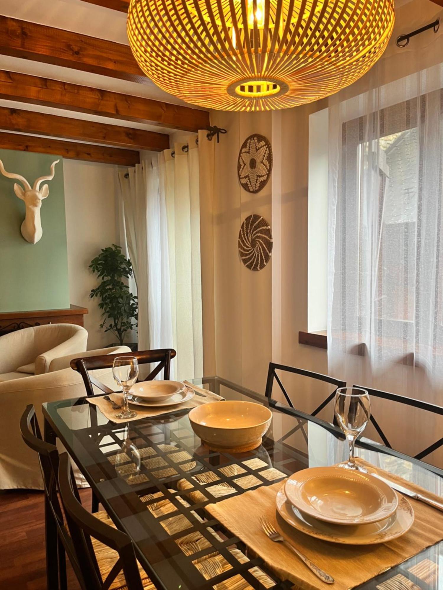 דירות Luxury House Valencia D'Aneu מראה חיצוני תמונה