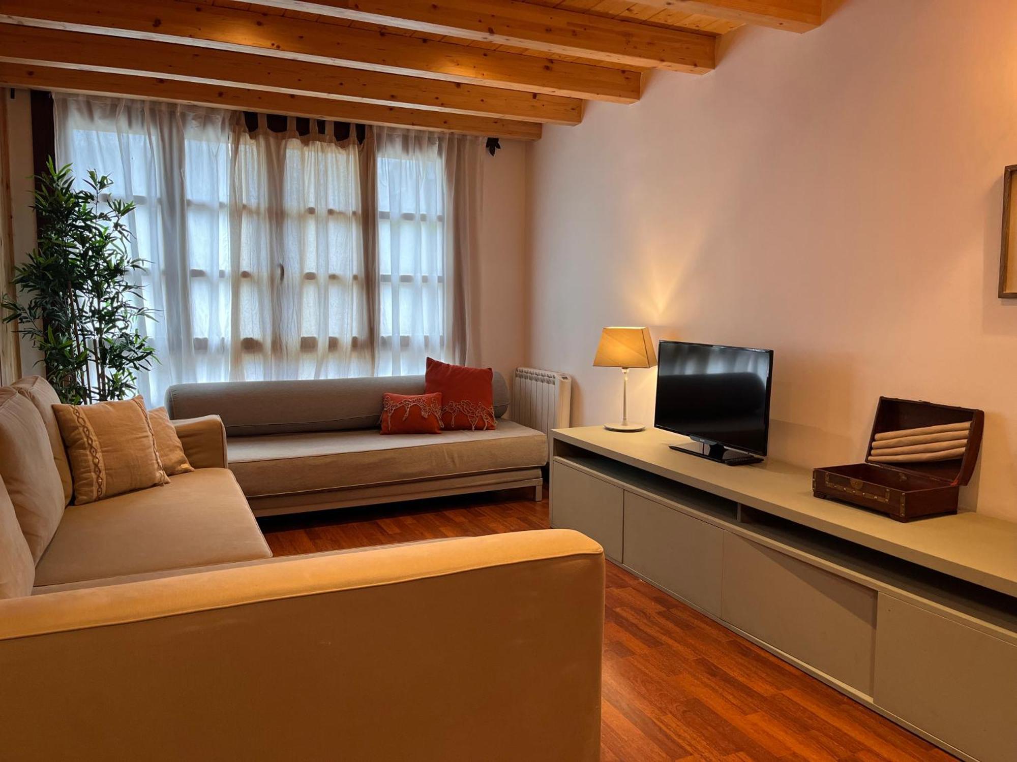דירות Luxury House Valencia D'Aneu מראה חיצוני תמונה