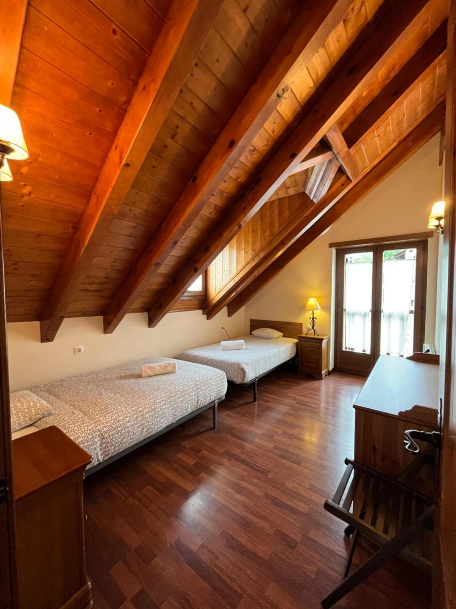 דירות Luxury House Valencia D'Aneu מראה חיצוני תמונה