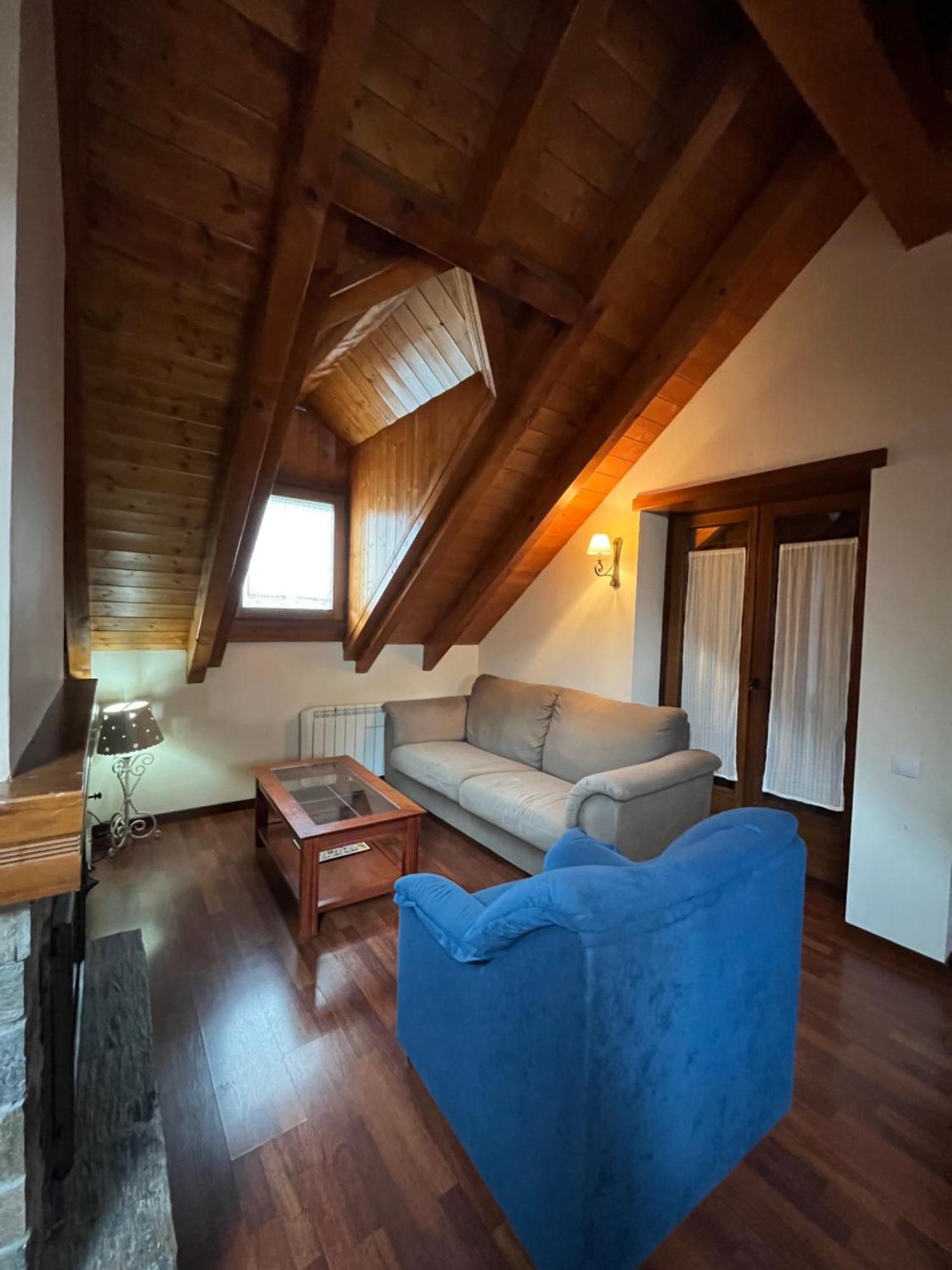 דירות Luxury House Valencia D'Aneu מראה חיצוני תמונה