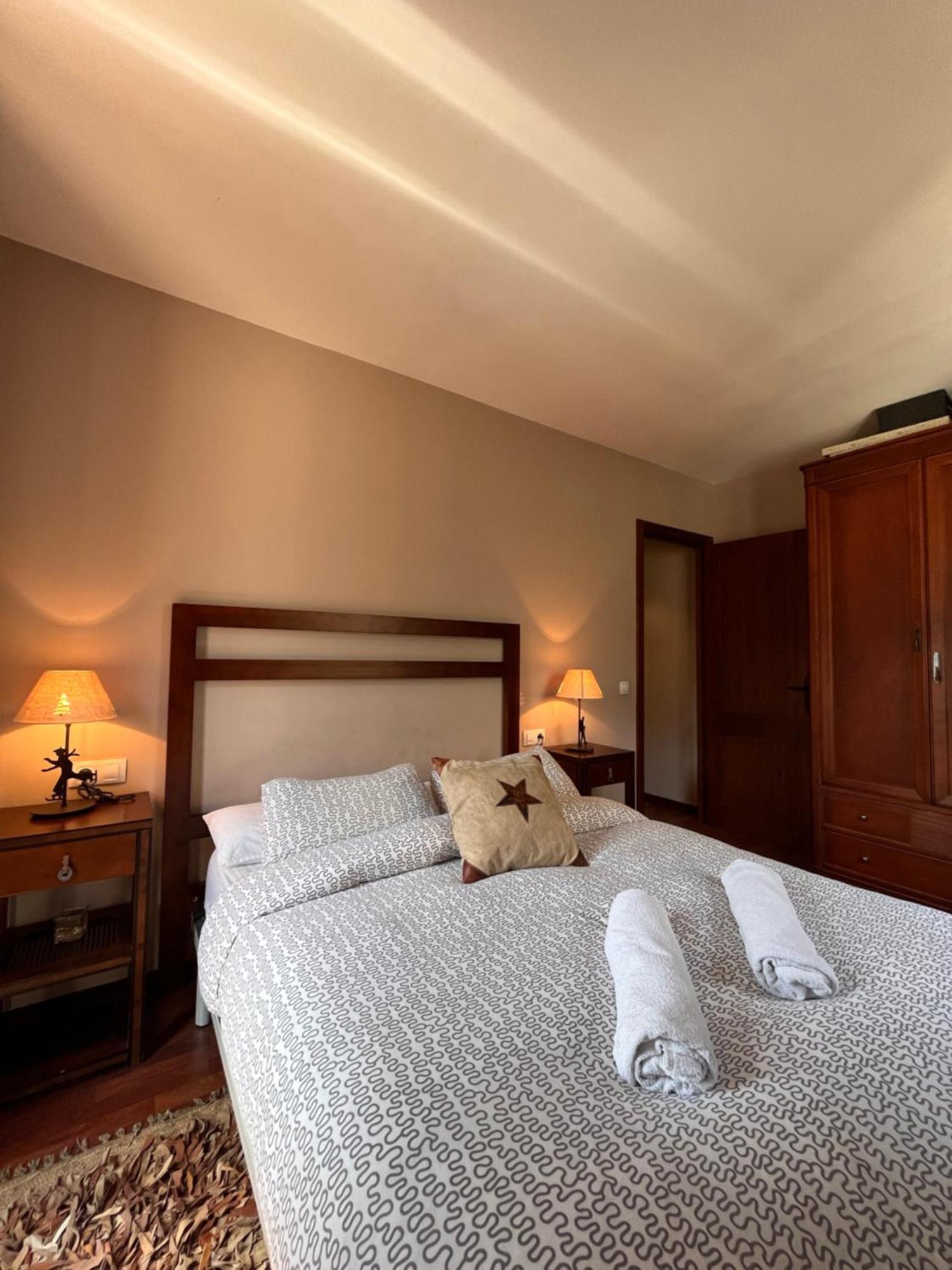 דירות Luxury House Valencia D'Aneu מראה חיצוני תמונה