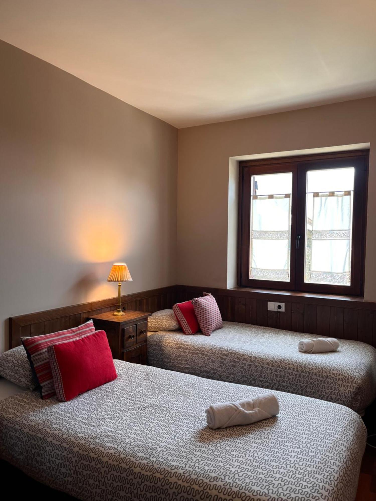 דירות Luxury House Valencia D'Aneu מראה חיצוני תמונה