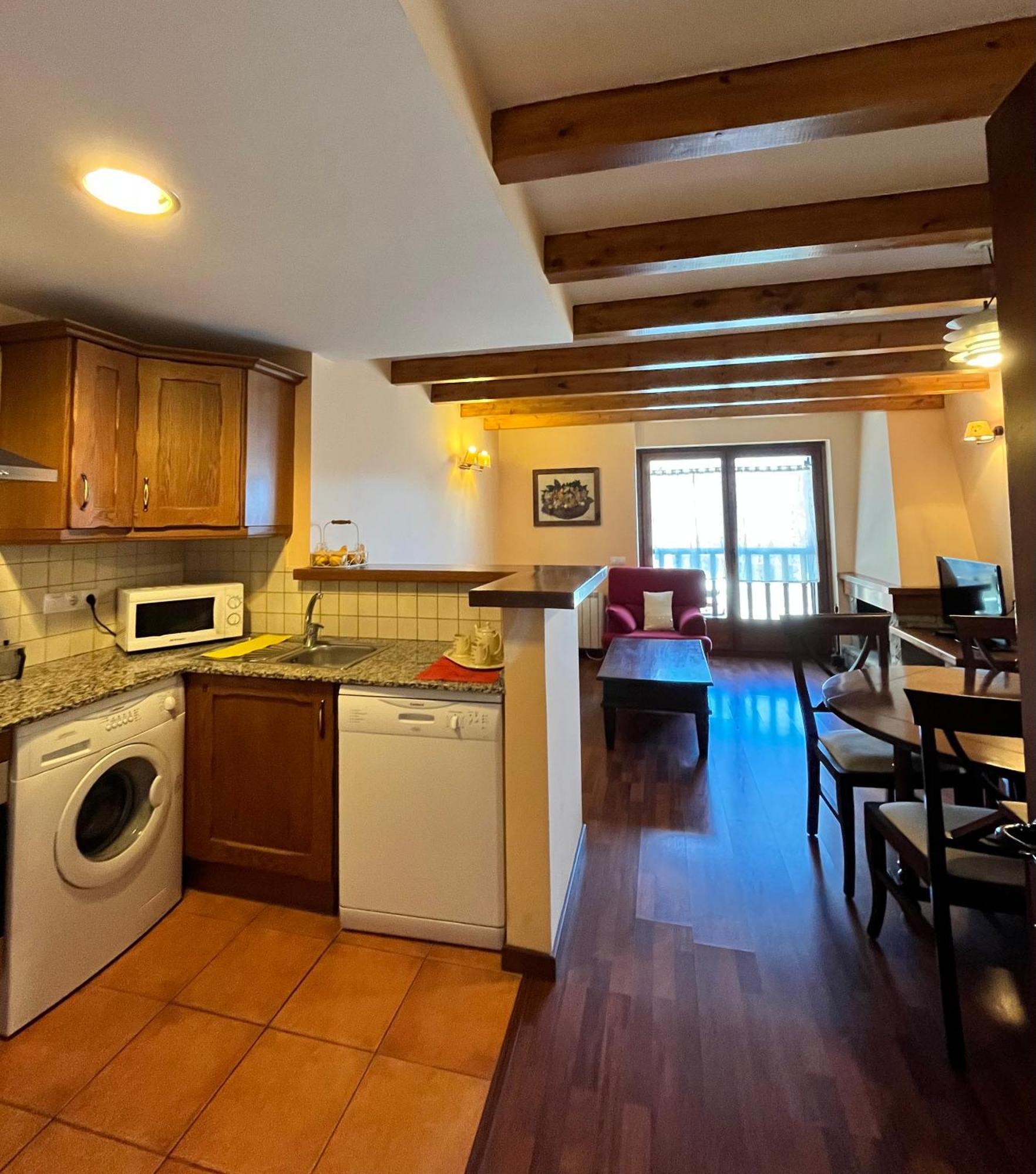 דירות Luxury House Valencia D'Aneu מראה חיצוני תמונה