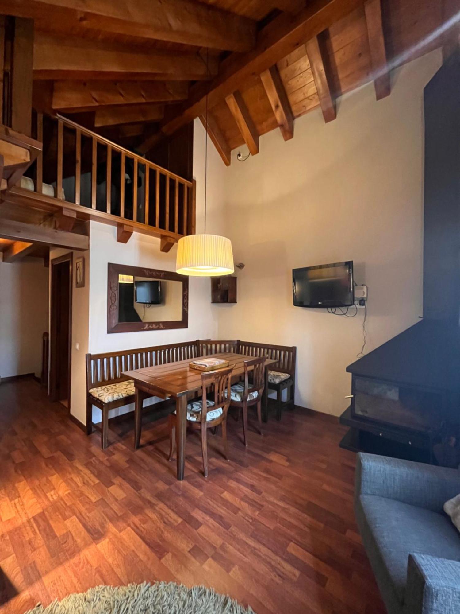דירות Luxury House Valencia D'Aneu מראה חיצוני תמונה