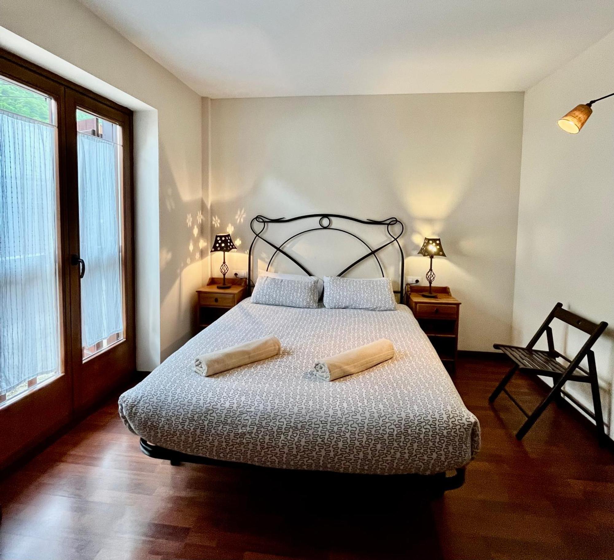 דירות Luxury House Valencia D'Aneu מראה חיצוני תמונה