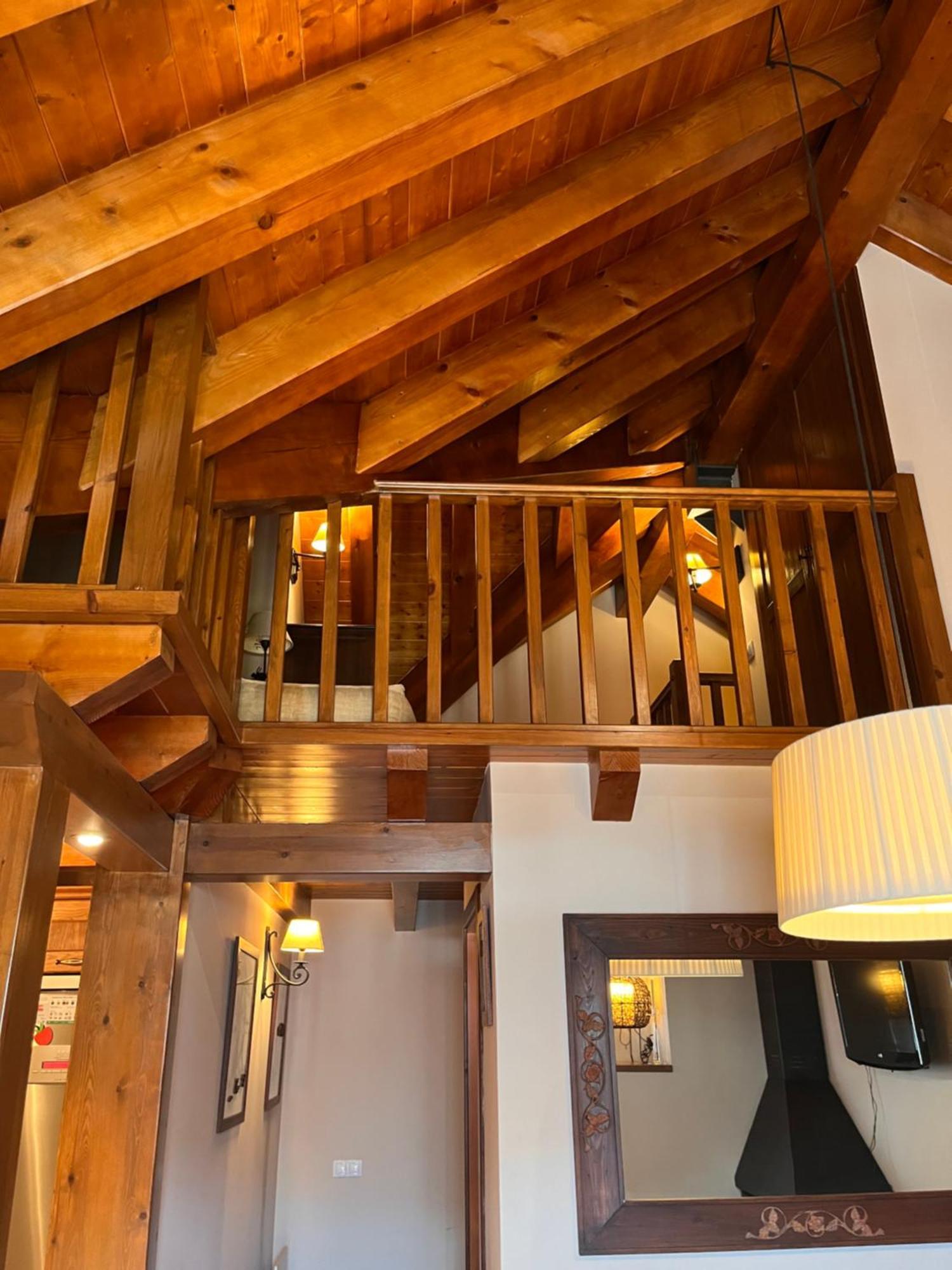 דירות Luxury House Valencia D'Aneu מראה חיצוני תמונה