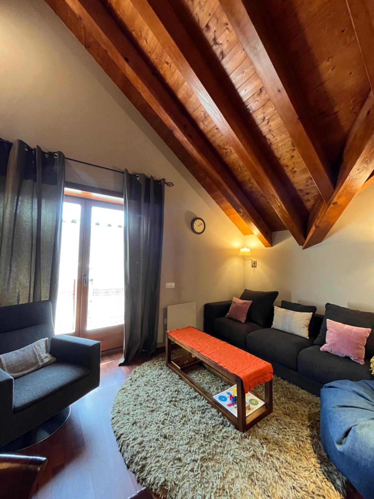 דירות Luxury House Valencia D'Aneu מראה חיצוני תמונה